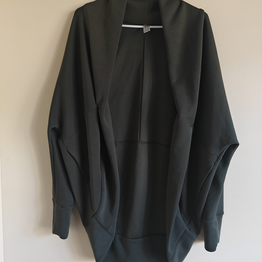 SPANX Cardigan In Cacoon Green